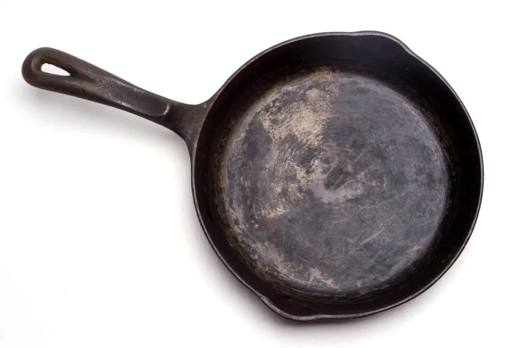 To Remove Carbon Buildup on Cast Iron Skillets